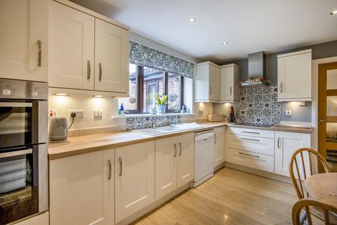 4 bedroom detached house for sale, Bankfield Court, Wakefield WF2