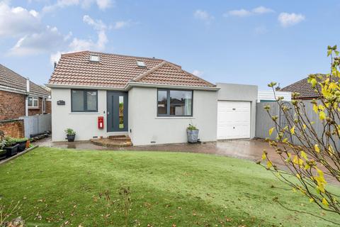 3 bedroom chalet for sale, Woodroffe Drive, Basingstoke RG22 6NH