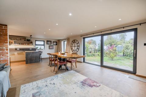 3 bedroom chalet for sale, Woodroffe Drive, Basingstoke RG22 6NH
