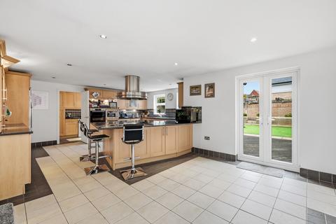 4 bedroom detached house for sale, Queenborough Lane, Braintree CM77