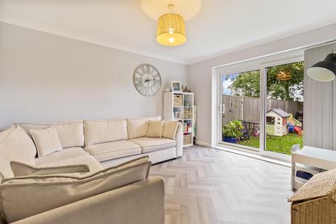 3 Shirley Close, Worthing, BN14 9BA