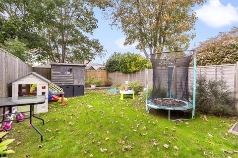 3 Shirley Close, Worthing, BN14 9BA