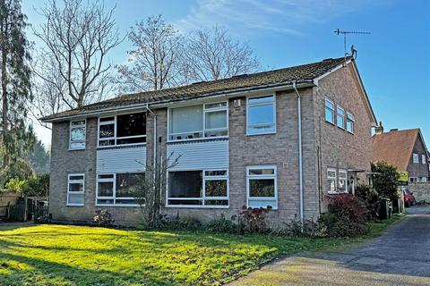 2 bedroom maisonette for sale, Park Road, Redhill