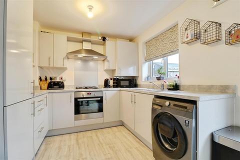 3 bedroom end of terrace house for sale, Cranmer Parkes Close, Alsager