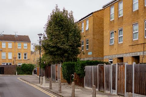 2 bedroom maisonette for sale, Caldecott Way, London E5