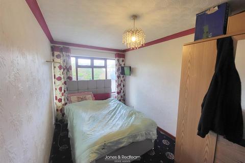 5 bedroom detached house for sale, Towyn Road, Towyn, Abergele