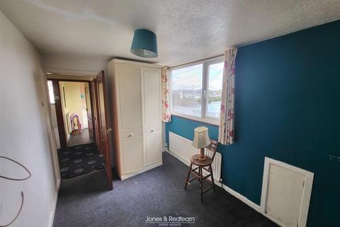 5 bedroom detached house for sale, Towyn Road, Towyn, Abergele