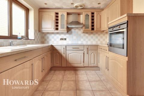 Manor Park Road, Corton