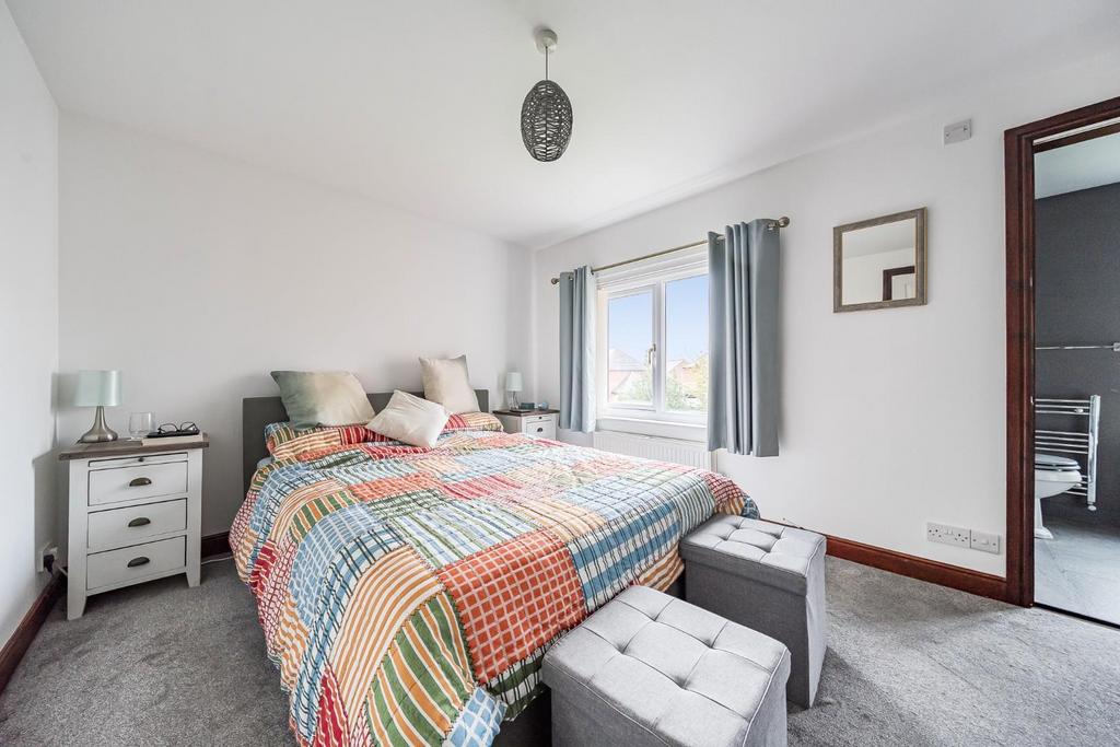 Bedroom 1.jpg