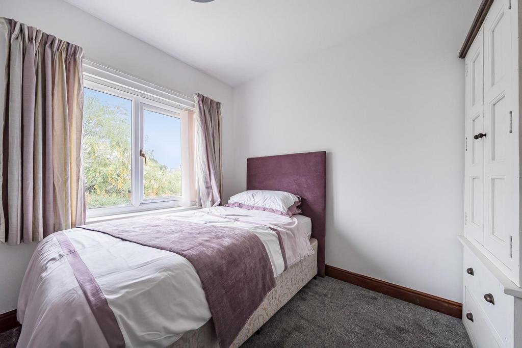 Bedroom 3.jpg