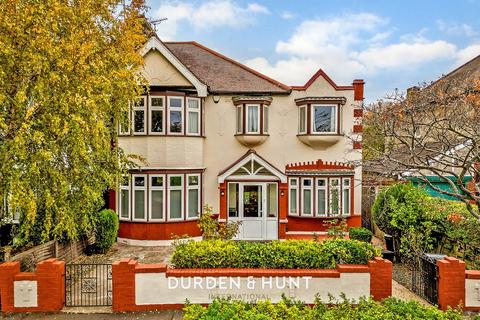 Preston Drive, Wanstead E11