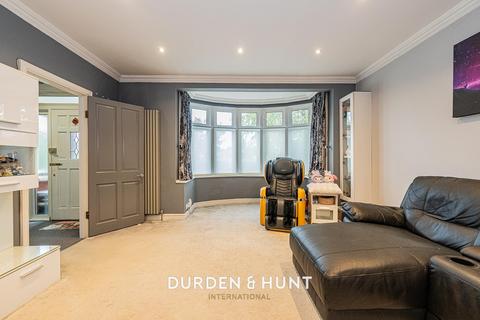 4 bedroom end of terrace house for sale, Preston Drive, Wanstead E11