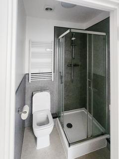 2 bedroom flat share to rent, Bath Road, Bristol BS4