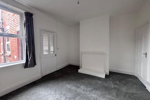 2 bedroom end of terrace house to rent, Hatton Gardens, Newark, Notts, NG24