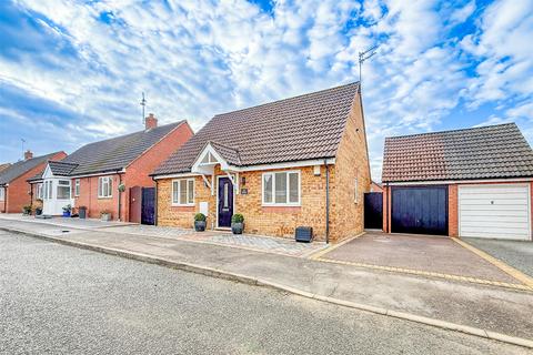2 bedroom detached bungalow for sale, Freshwater Lane, Clacton-On-Sea CO15