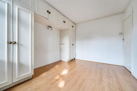 2 bedroom flat for sale, Grange View Road, London N20