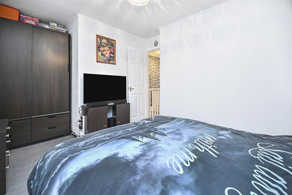 7 Avon Street Bedroom 1 (2).jpg