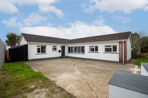 4 bedroom detached bungalow for sale, Spittal, SA62