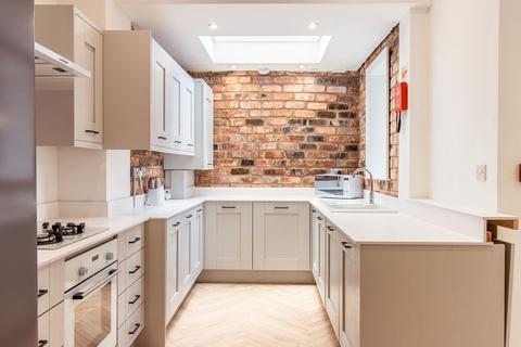 6 bedroom house to rent, Woodcroft Road, Liverpool L15