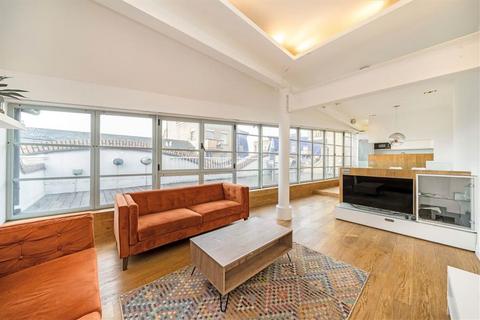 3 bedroom flat to rent, Queen Elizabeth Street, London SE1