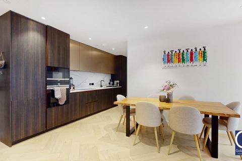 undefined, Dock Street, London, E1