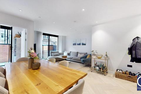 undefined, Dock Street, London, E1