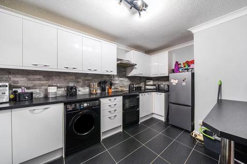 3 bedroom semi-detached house for sale, Vincent Road,  Aylesbury,  HP19