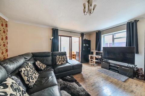 3 bedroom semi-detached house for sale, Vincent Road,  Aylesbury,  HP19