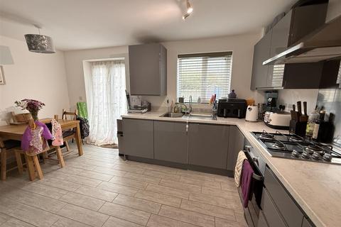 3 bedroom semi-detached house for sale, Knight Drive, Burton on Trent DE13
