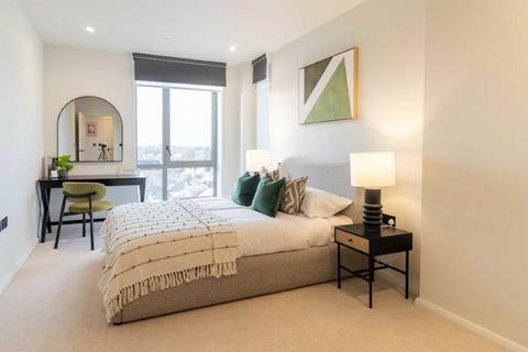 2 bedroom flat for sale, Coombe Road, New Malden KT3