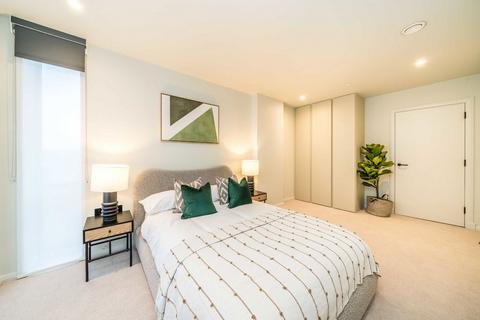 1 bedroom flat for sale, Coombe Road, New Malden KT3