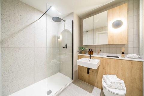 1 bedroom flat for sale, Coombe Road, New Malden KT3
