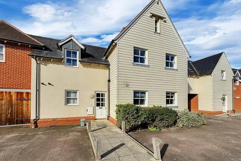 2 bedroom ground floor maisonette for sale, St Johns Road, Wivenhoe, Colchester, CO7