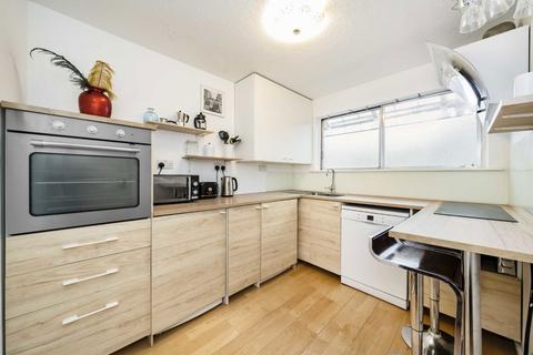 2 bedroom flat for sale, Hurstway Walk, London W11