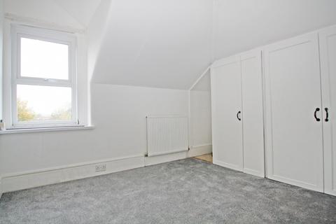 2 bedroom flat to rent, Hermitage Road, London SE19