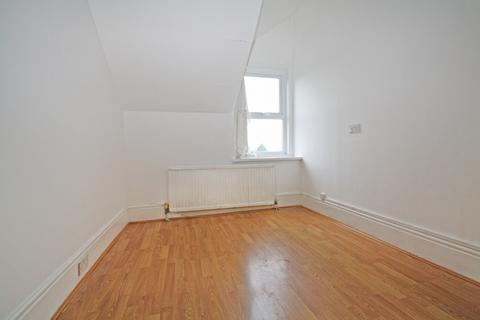 2 bedroom flat to rent, Hermitage Road, London SE19