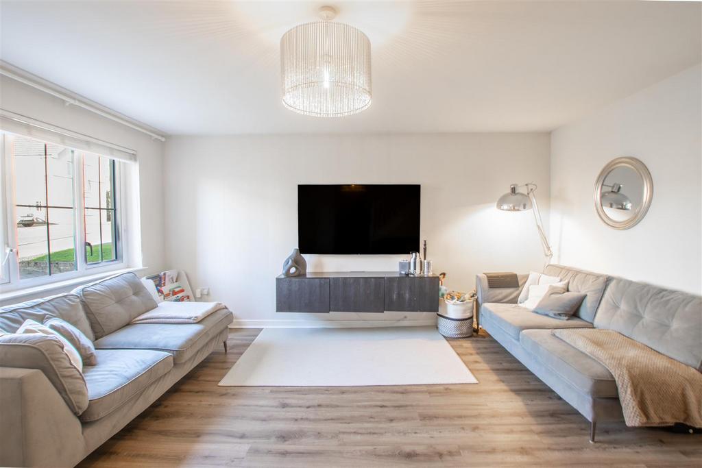 Lounge-3.jpg