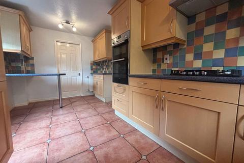 5 bedroom detached house to rent, Tynedale Close, Oadby, Leicester