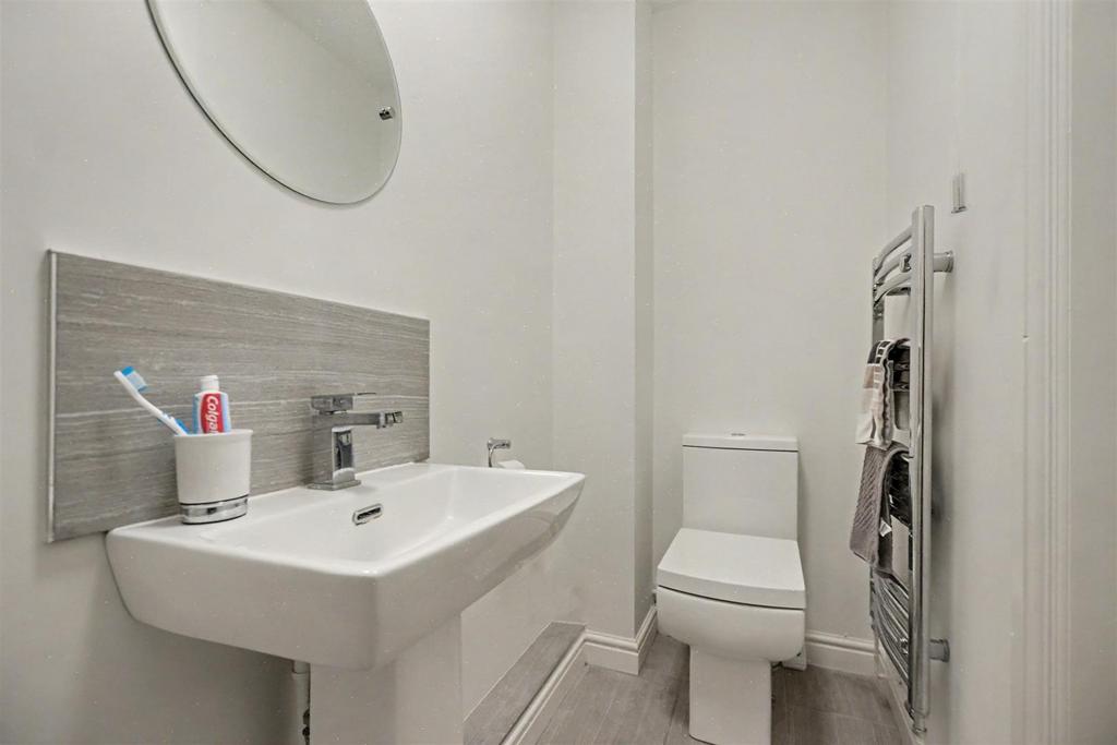 En-Suite w.c.