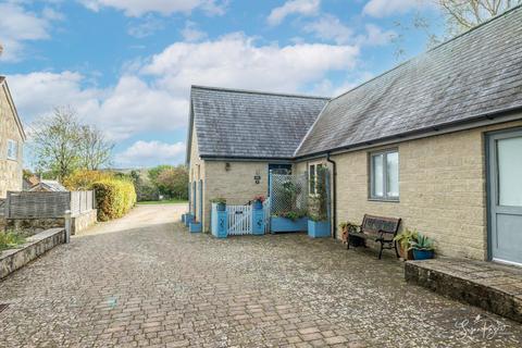 2 bedroom semi-detached bungalow for sale, High Street, Niton