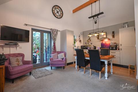 undefined, High Street, Niton