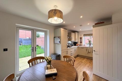 undefined, Malvern WR13