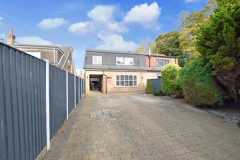 undefined, Old Main Road, Grimsby DN37