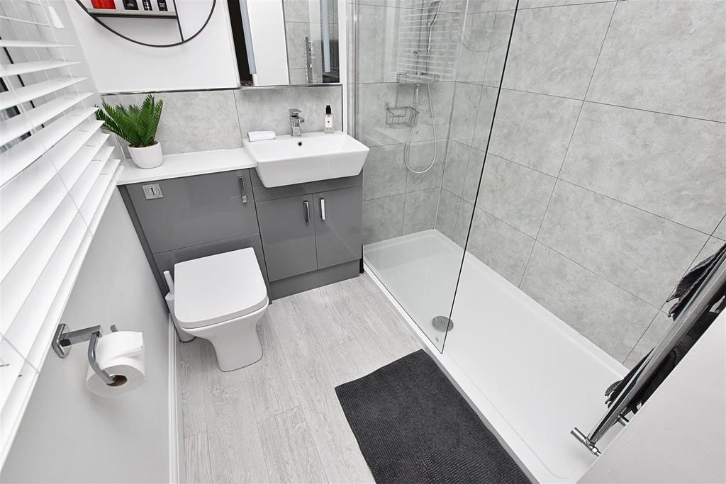 En suite shower room