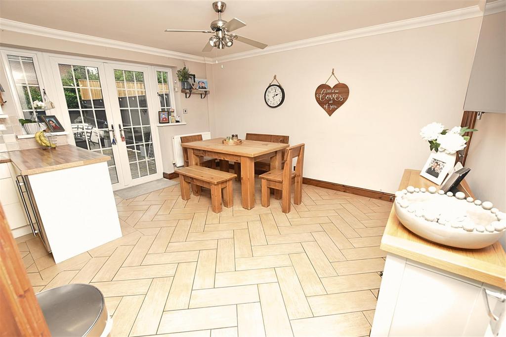 Kitchen diner