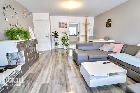 4 bedroom semi-detached house for sale, Chestnut Avenue, Armthorpe, Doncaster
