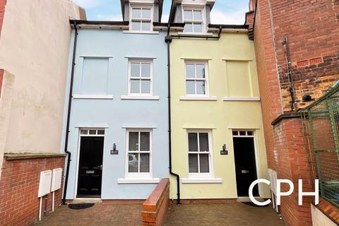 4 bedroom semi-detached house for sale, St. Martins Place, Scarborough, YO11