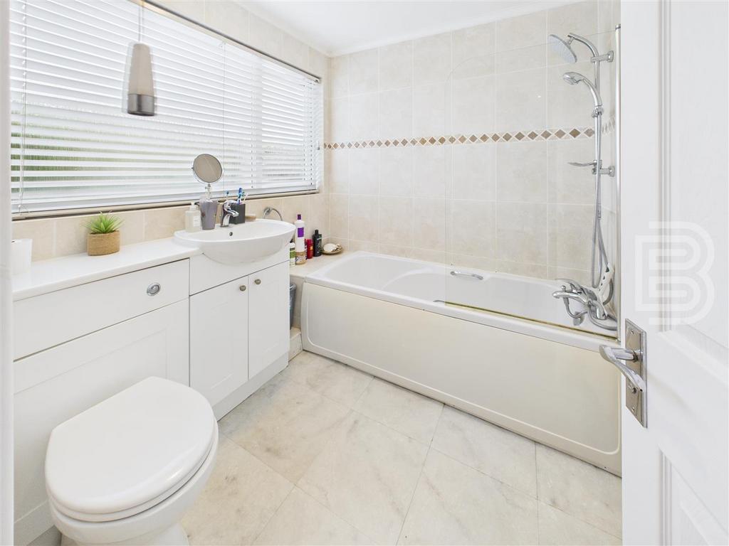 CAM05587 G0-PR0063-STILL032.jpg