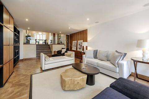 4 bedroom apartment to rent, Cadogan Place, Knightsbridge, SW1X