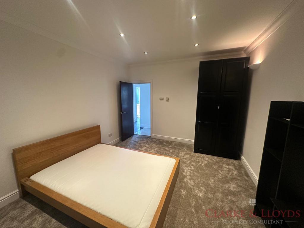 1 bed flat to rent High Road, Ilford IG3